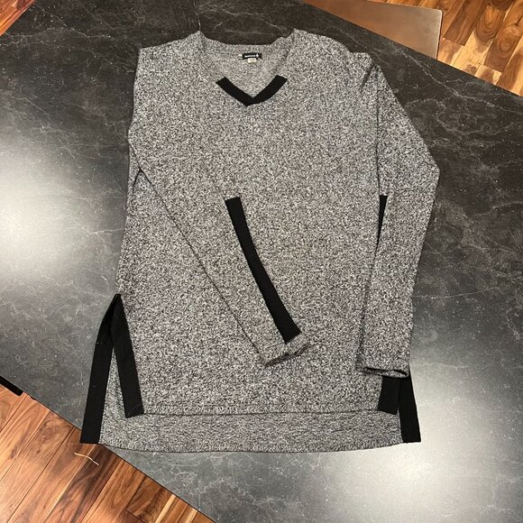 Smartwool Top - Like New - Picture 3 of 5